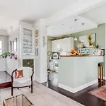 شقة Le Boursault - Stunning Penthouse, Terrace, Parking *