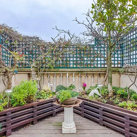 Le Boursault - Stunning Penthouse, Terrace, Parking شقة *