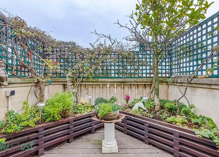Le Boursault - Stunning Penthouse, Terrace, Parking شقة *