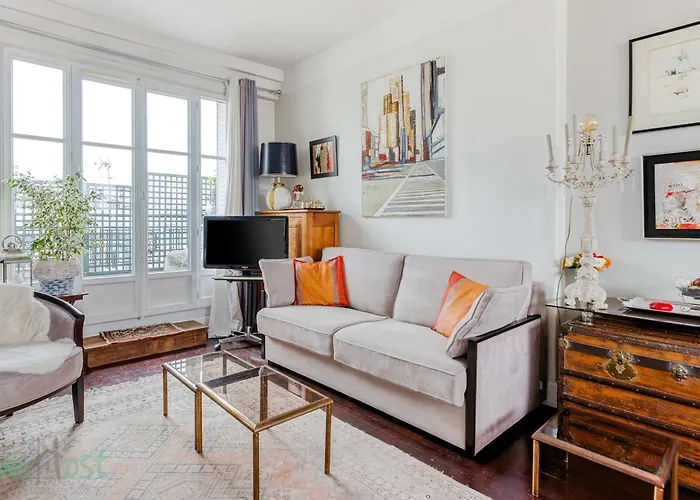 Le Boursault - Stunning Penthouse, Terrace, Parking
