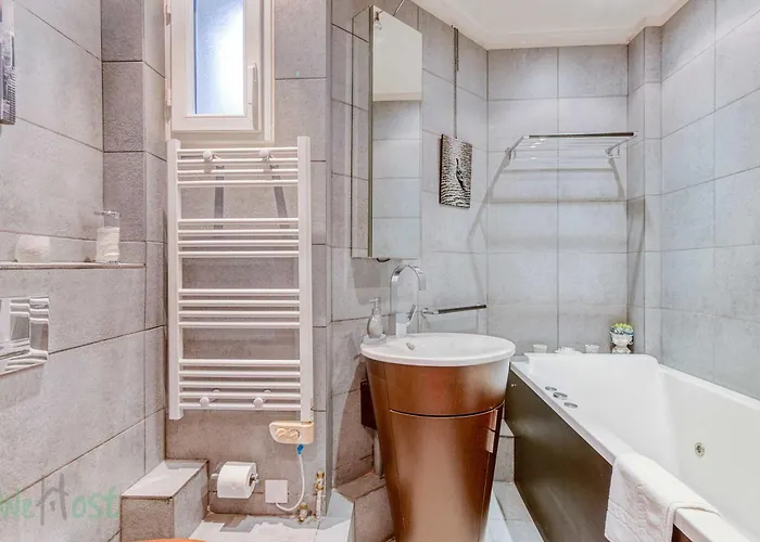 Le Boursault - Stunning Penthouse, Terrace, Parking Lägenhet Paris